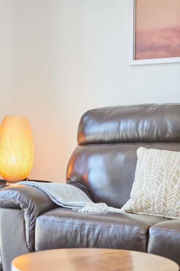 Cosy,Modern And Relaxing 3 Bedroom House With Parking Manchester Ngoại thất bức ảnh