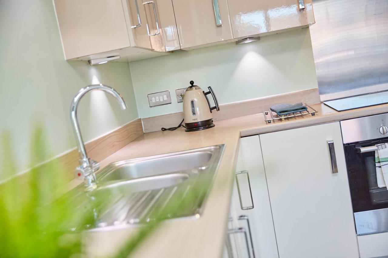 Cosy,Modern And Relaxing 3 Bedroom House With Parking Manchester Ngoại thất bức ảnh